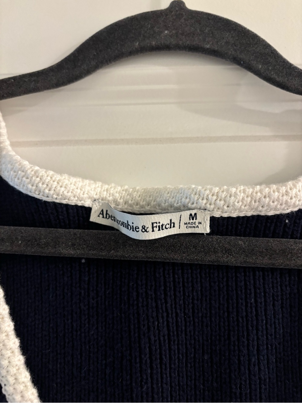 Abercrombie & Fitch Mara Sweater Top - Picture 4 of 5